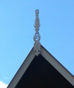 Gevelsteen aan de nok van het gebouw Sproakstee