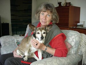 Elsy Kloeg met haar hond Skylla